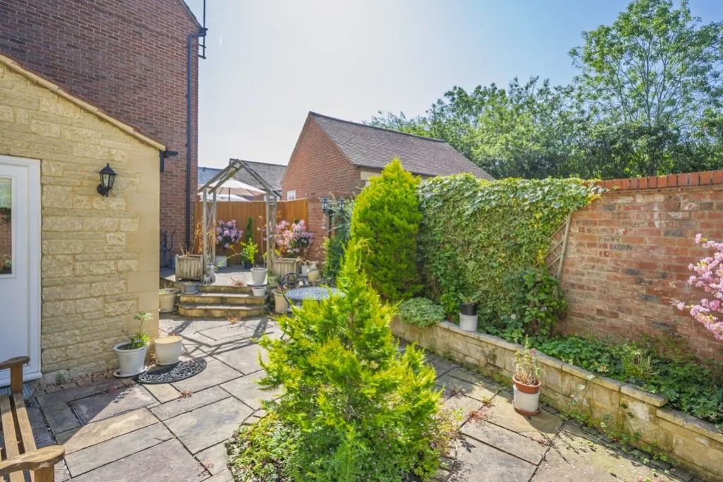 Ironstone Close, Swindon, SN25, photo 14