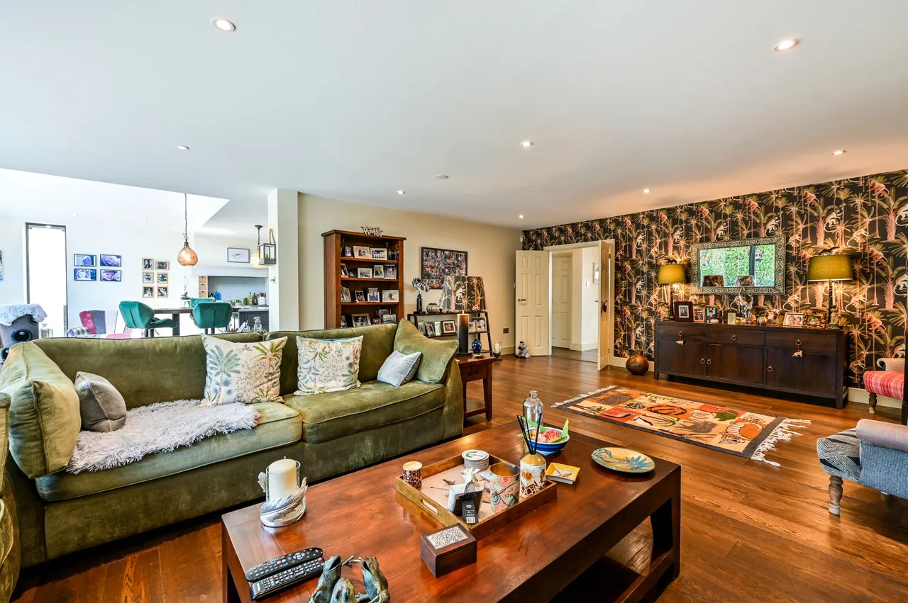 3 Cleveland Gardens, Worcester Park, photo 7