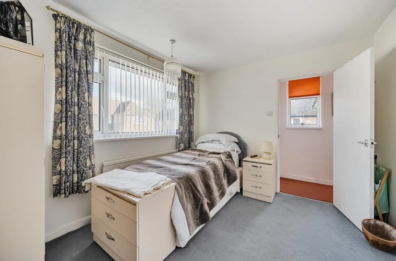 Courtlands Crescent, Banstead, SM7 2PJ, photo 10