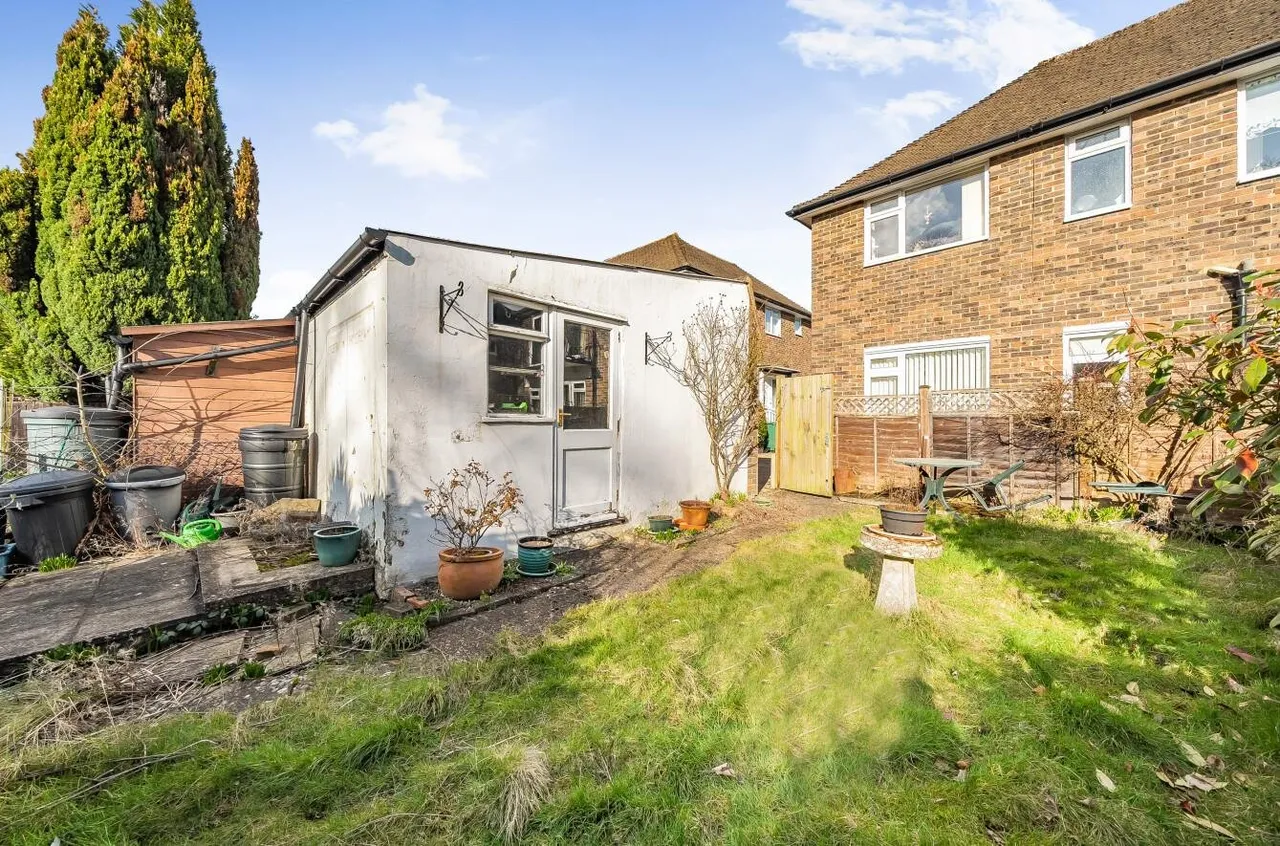 Courtlands Crescent, Banstead, SM7 2PJ, photo 11