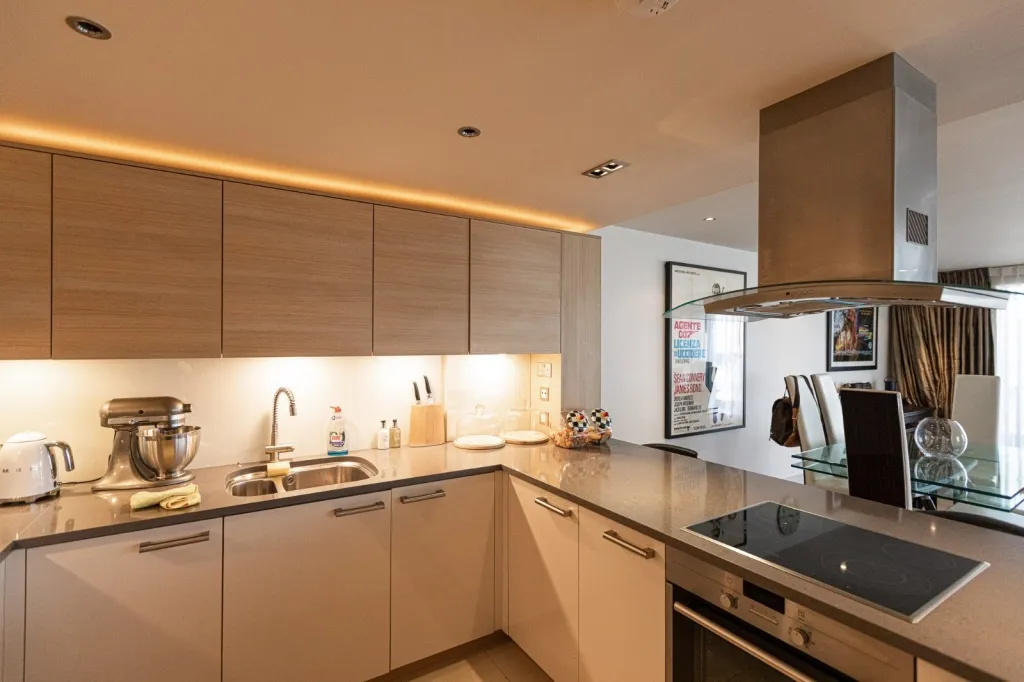 Townmead Road, Imperial Wharf, SW6, photo 13