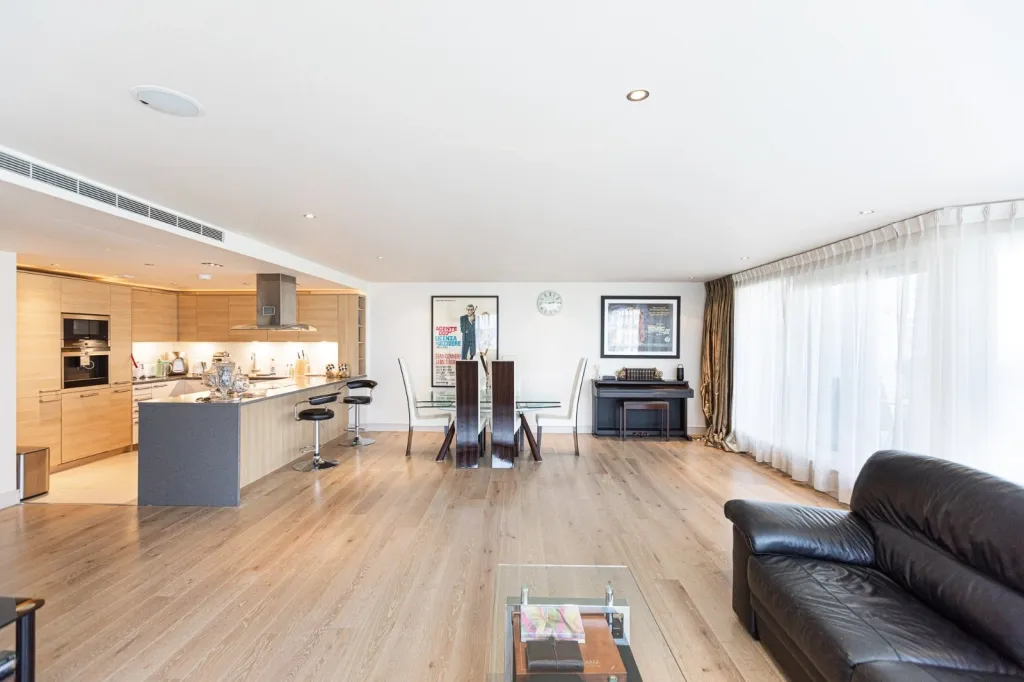 Townmead Road, Imperial Wharf, SW6, photo 2