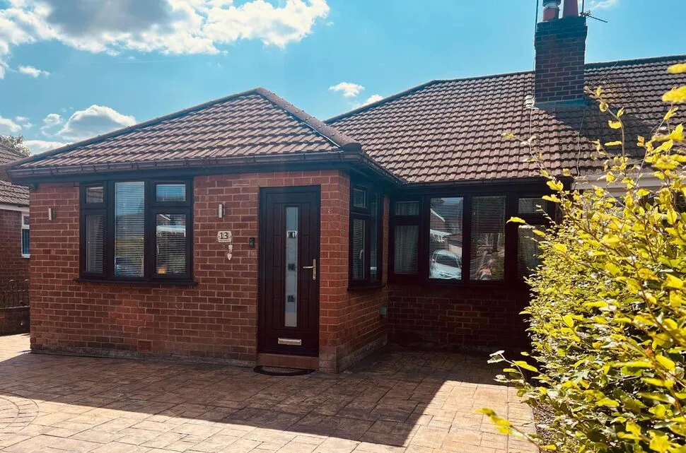 2 bed house for sale, Kelson Avenue, Ashton-under-Lyne, OL7