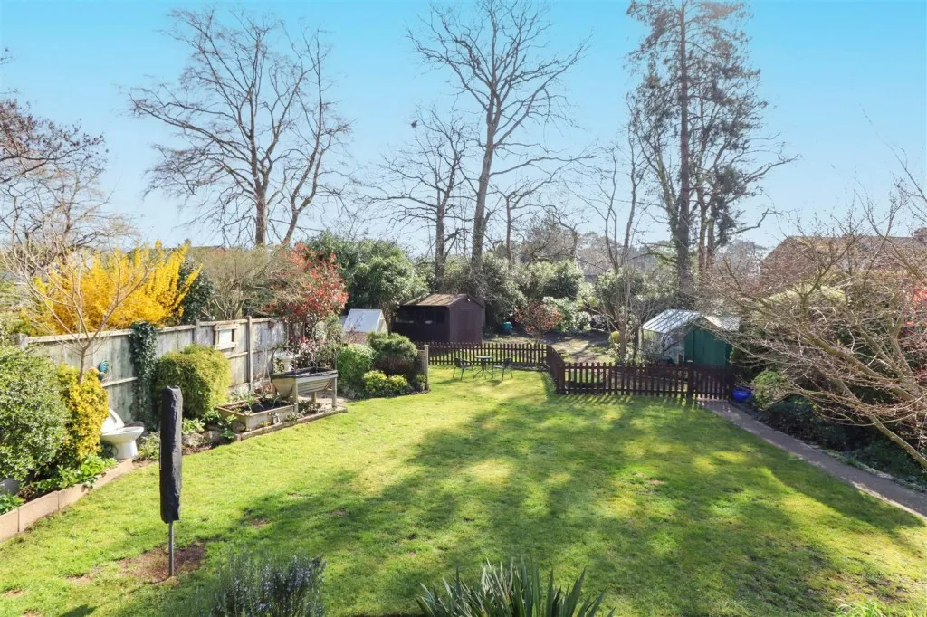 Frere Avenue, Fleet, photo 3