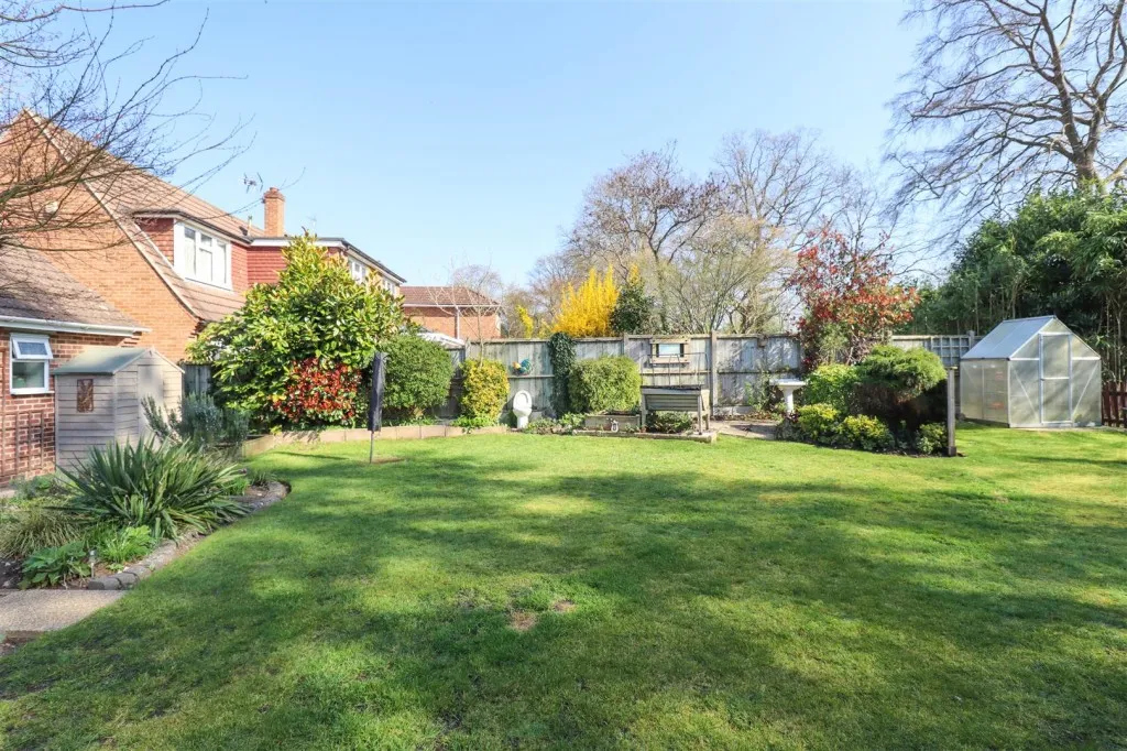Frere Avenue, Fleet, photo 18