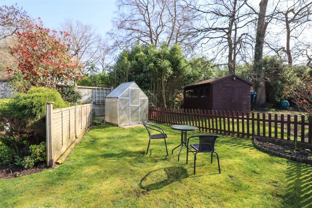 Frere Avenue, Fleet, photo 21