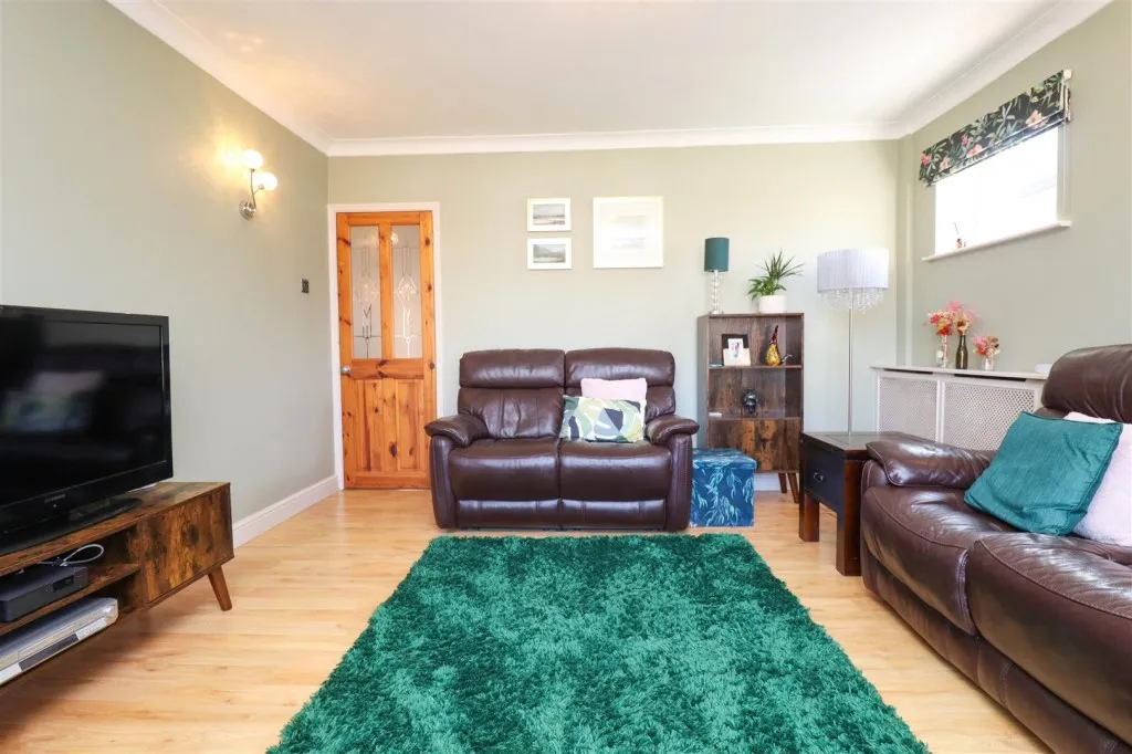 Frere Avenue, Fleet, photo 5
