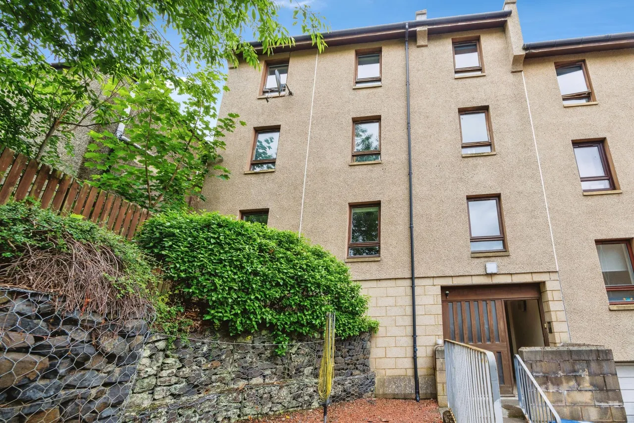 3 bed flat for sale, Bridgegate Court, Peebles, EH45