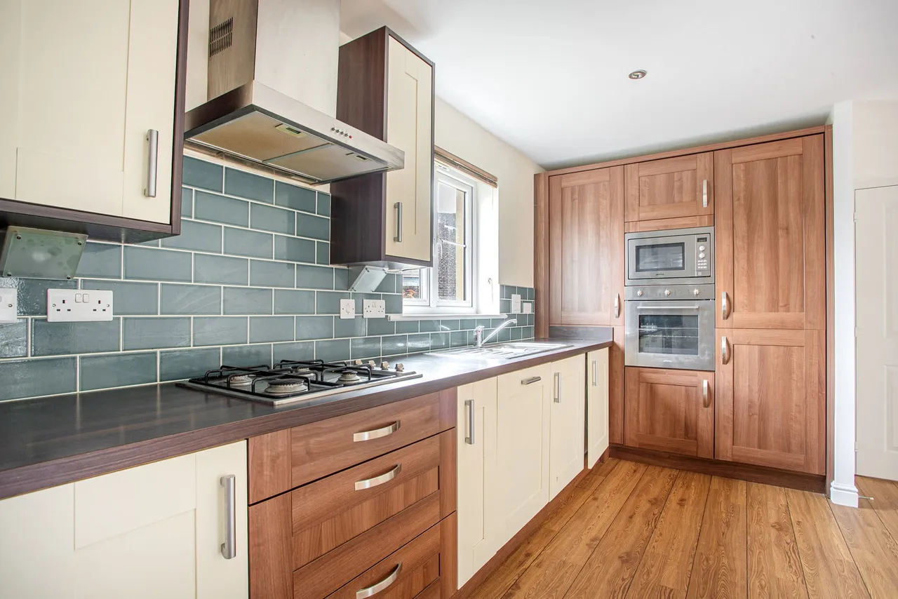 Sir Bernard Lovell Road, Malmesbury, photo 16