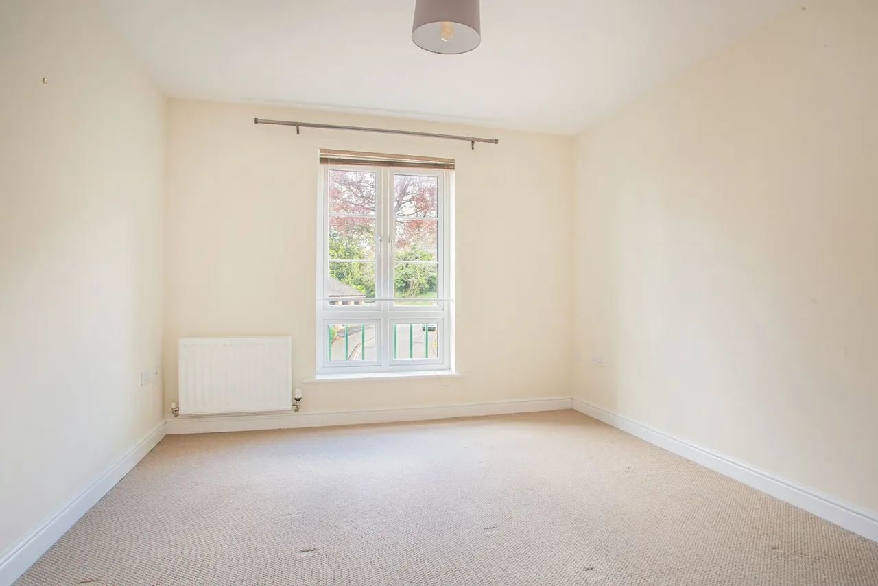 Sir Bernard Lovell Road, Malmesbury, photo 6