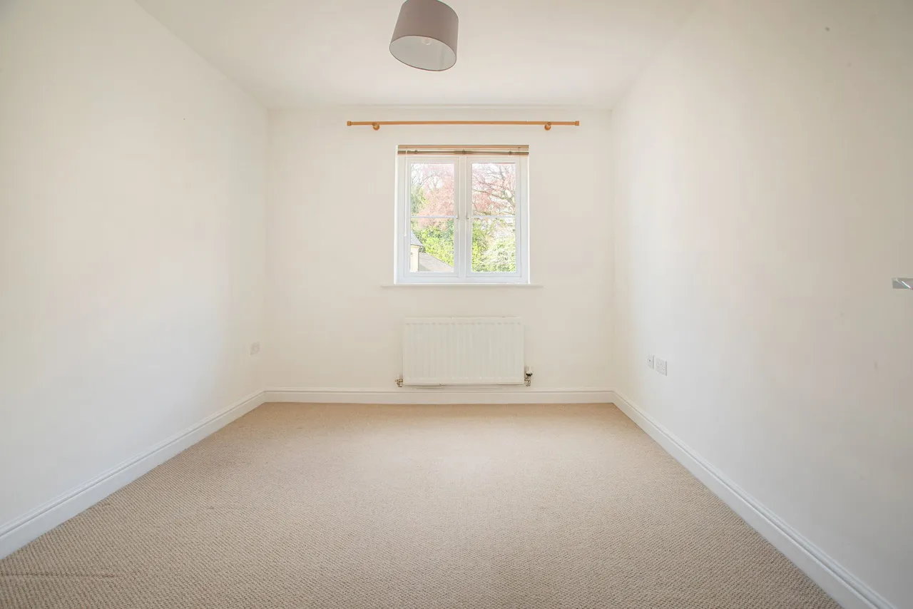 Sir Bernard Lovell Road, Malmesbury, photo 8