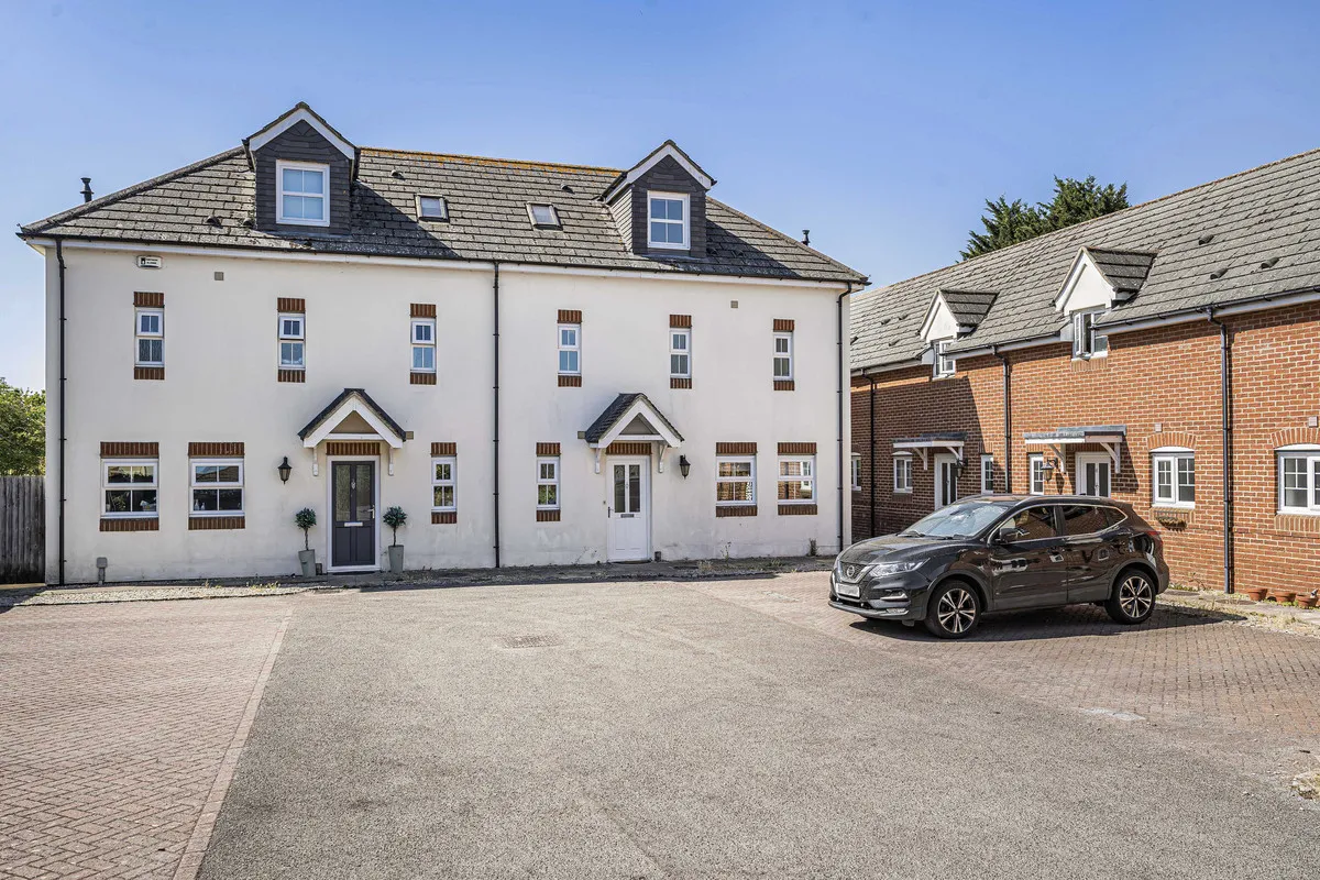 3 bed property for sale, Pease Place, Didcot