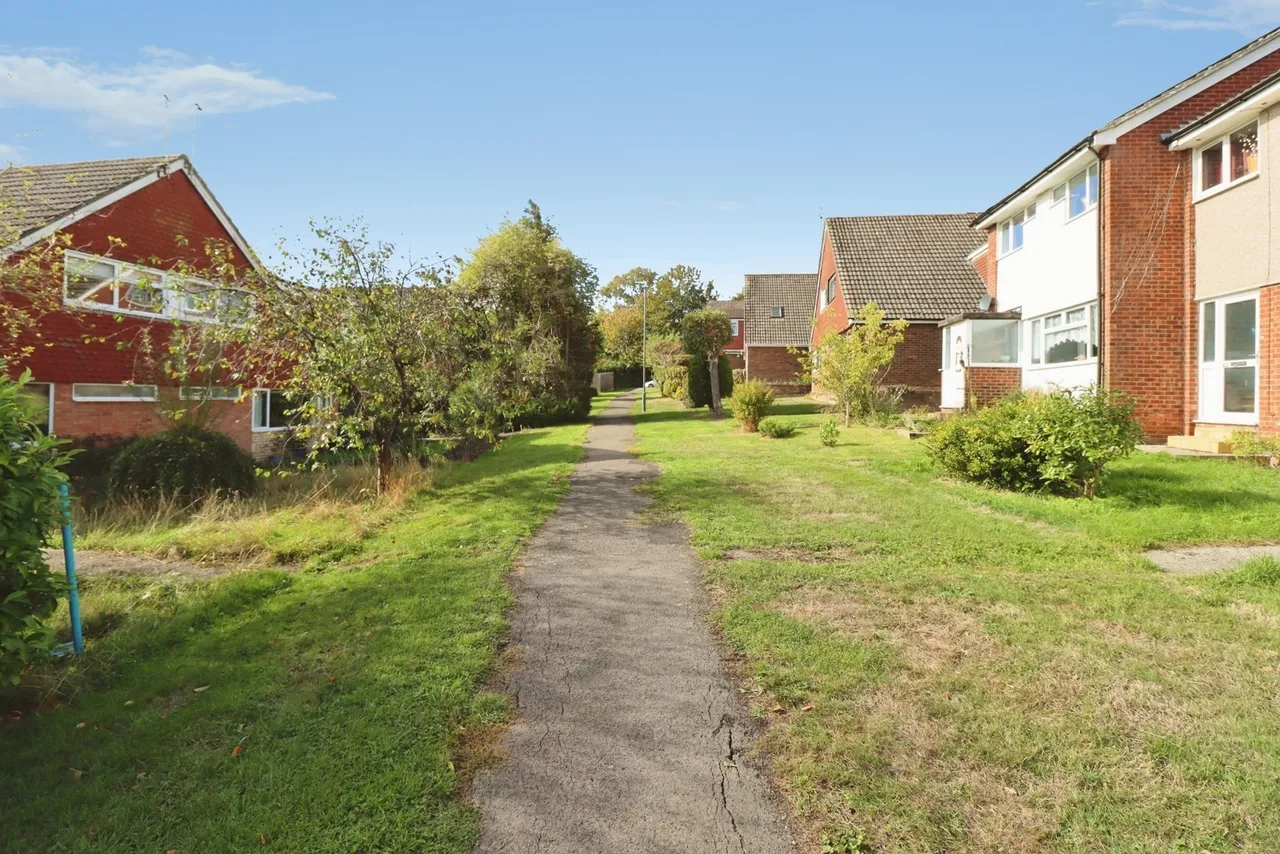 Cedar Way, Pucklechurch, BS16, photo 14