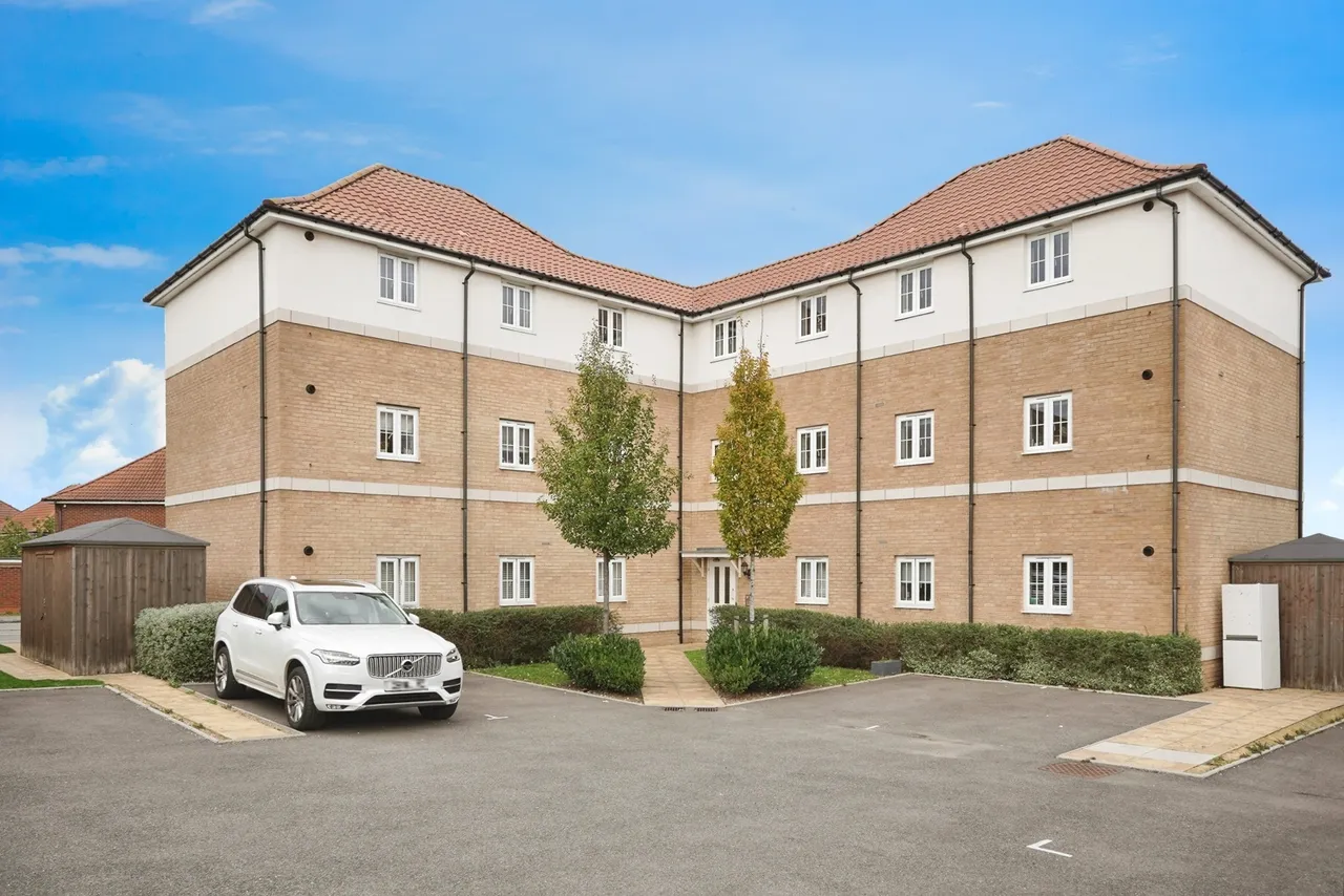 2 bed flat for sale — Corminster Avenue, Aylesham, Canterbury, Kent, CT3