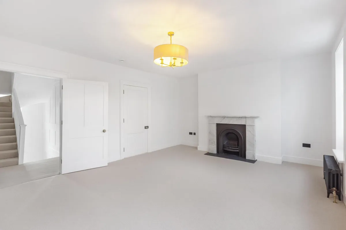 Chiswick Lane South, London, W4, photo 10