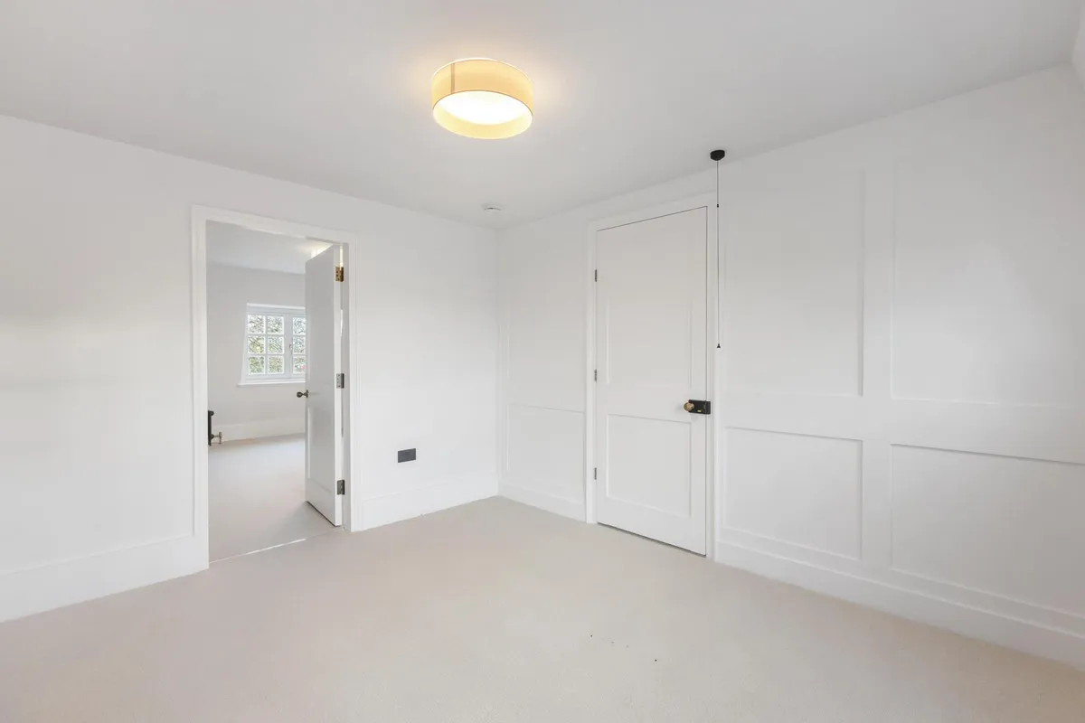 Chiswick Lane South, London, W4, photo 12