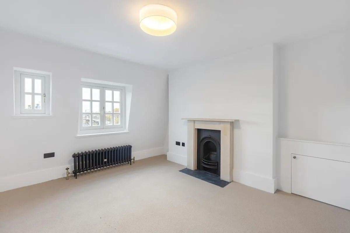 Chiswick Lane South, London, W4, photo 11