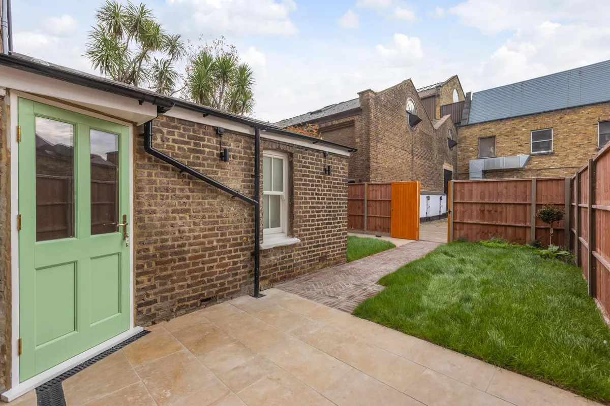 Chiswick Lane South, London, W4, photo 8