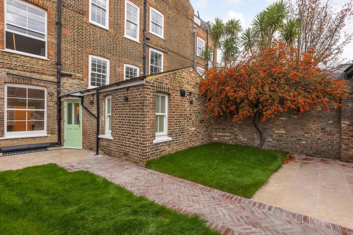 Chiswick Lane South, London, W4, photo 6