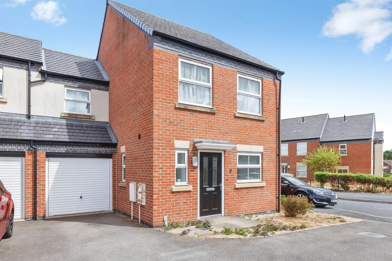 3 bed house for sale — Tulip Tree Road, Nuneaton