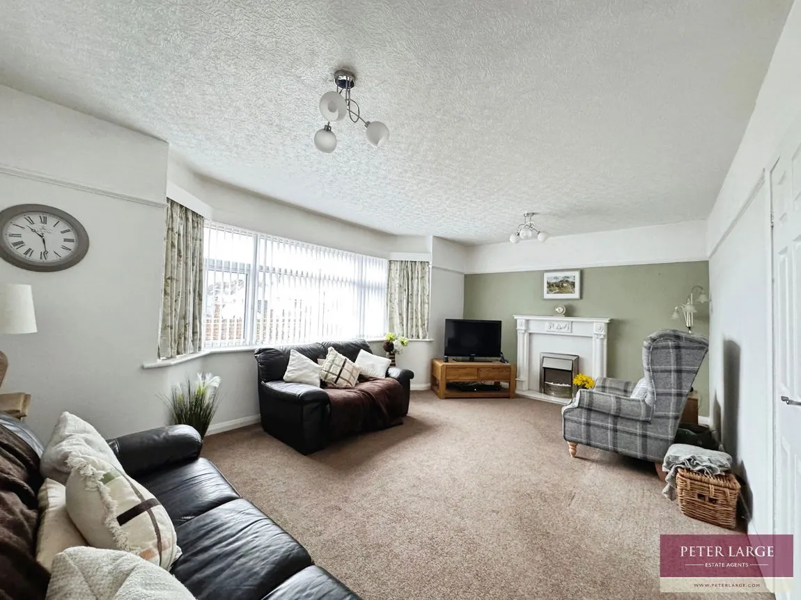 Dorchester Close, Rhyl, Denbighshire, LL18 4TF, photo 3