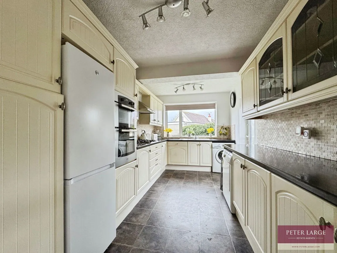 Dorchester Close, Rhyl, Denbighshire, LL18 4TF, photo 6