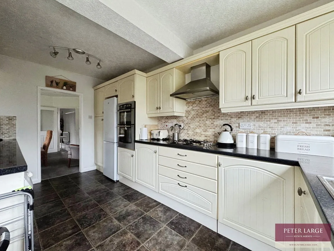 Dorchester Close, Rhyl, Denbighshire, LL18 4TF, photo 7