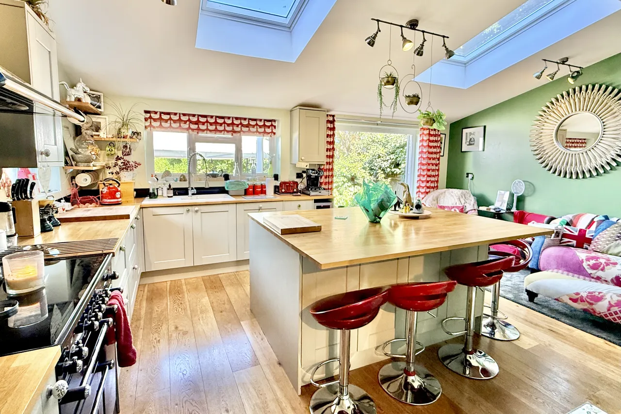 Christchurch Road, Kingston, BH24, photo 2
