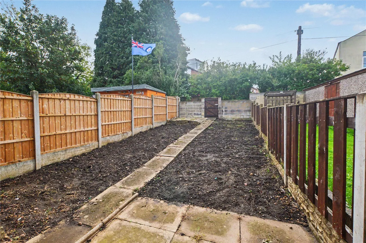 Haigh Gardens, Rothwell, LS26, photo 8