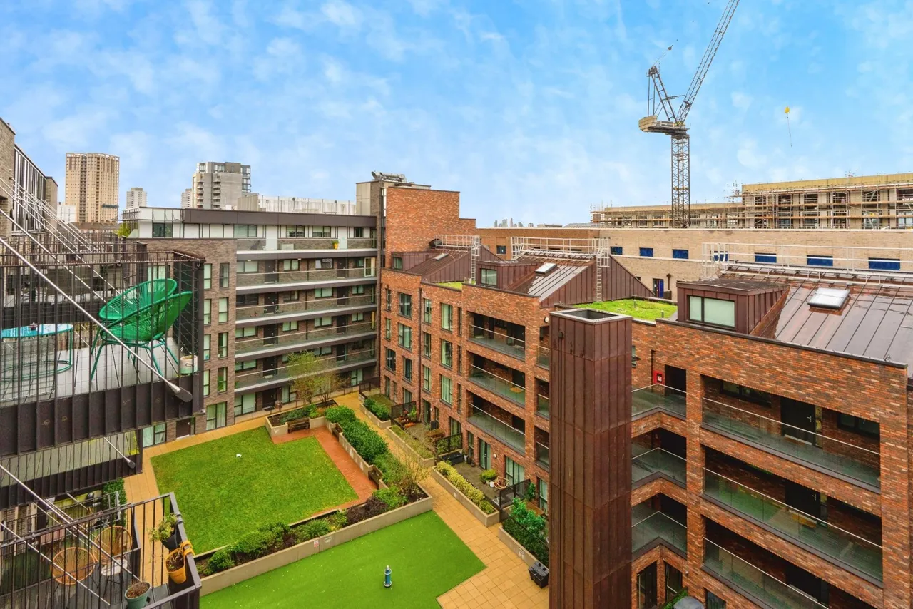 Highland Street, London, E15, photo 8