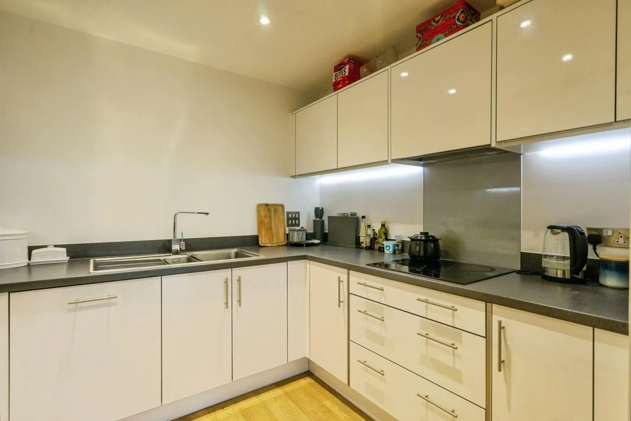Highland Street, London, E15, photo 9