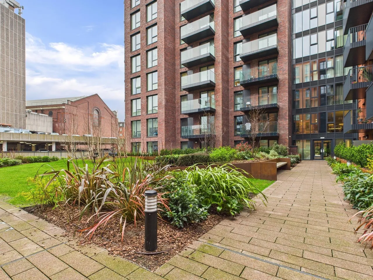 Shadwell Street with Allocated Parking, B4, photo 32