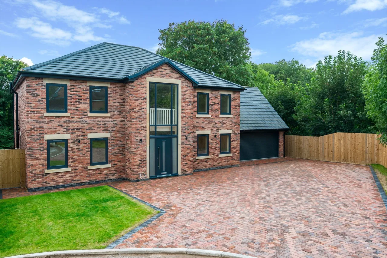 5 bed house for sale — Armetriding Reaches, Euxton, PR7 6EB