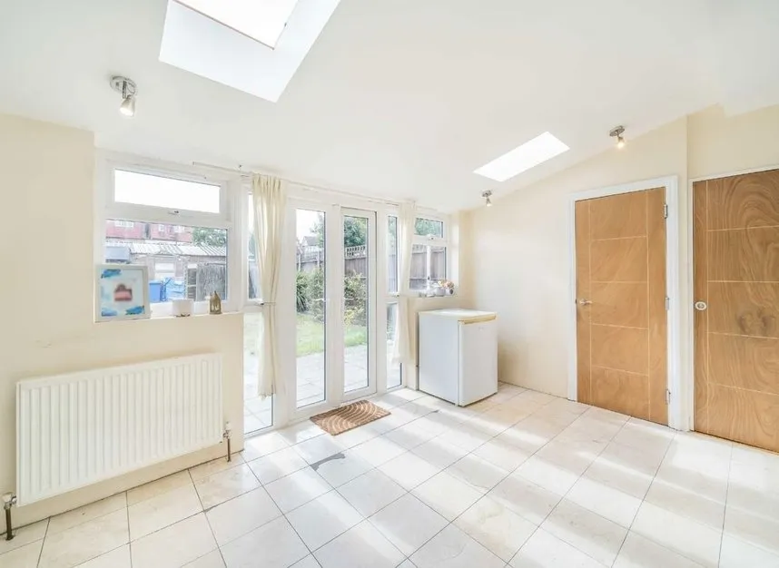 Strathyre Avenue, Norbury, SW16, photo 5