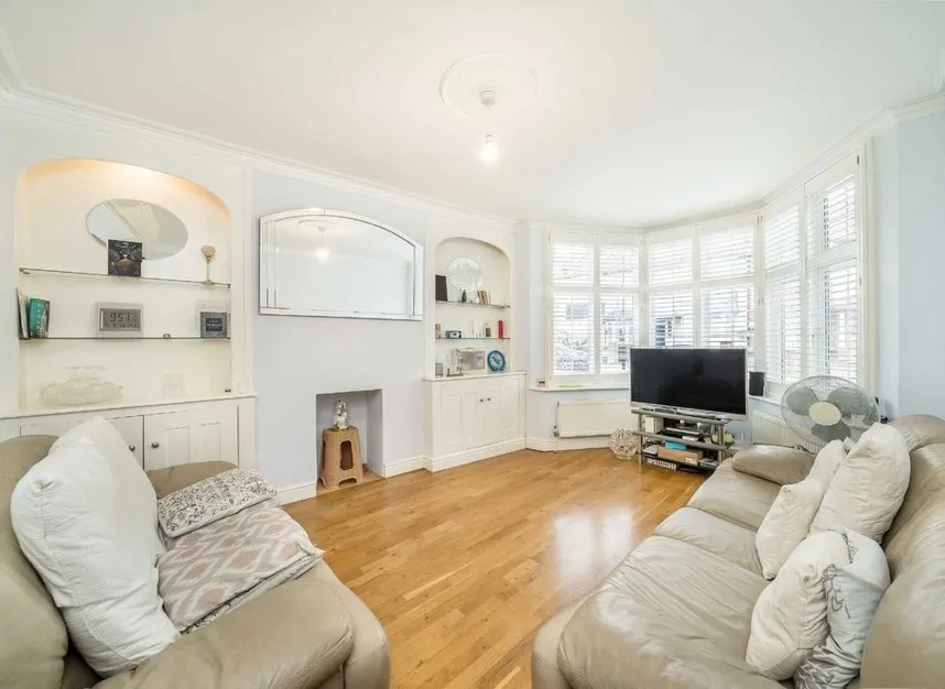 Strathyre Avenue, Norbury, SW16, photo 2