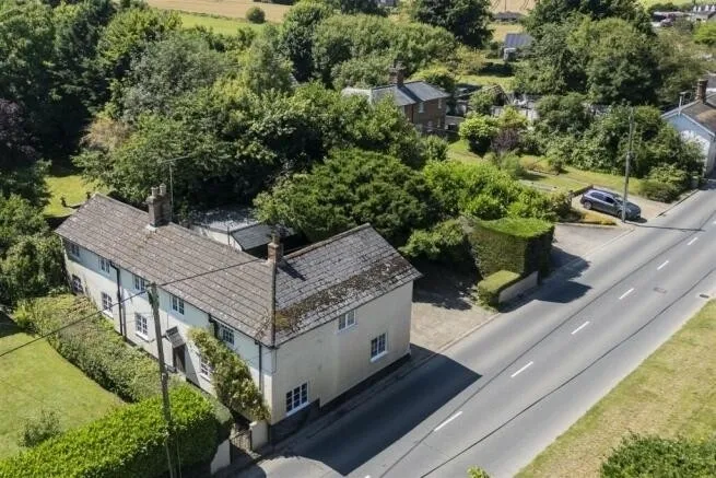 4 bed house to rent — High Street Tilshead SP3