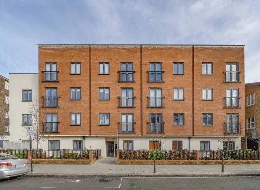 2 bed flat to rent, Bute Gardens, Brook Green, W6