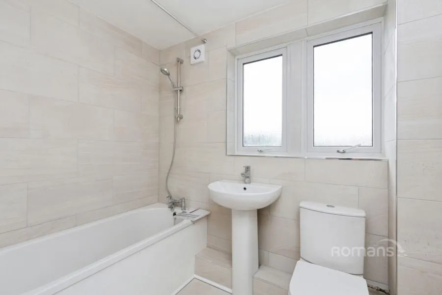 Berrybank, College Town, GU47, photo 11