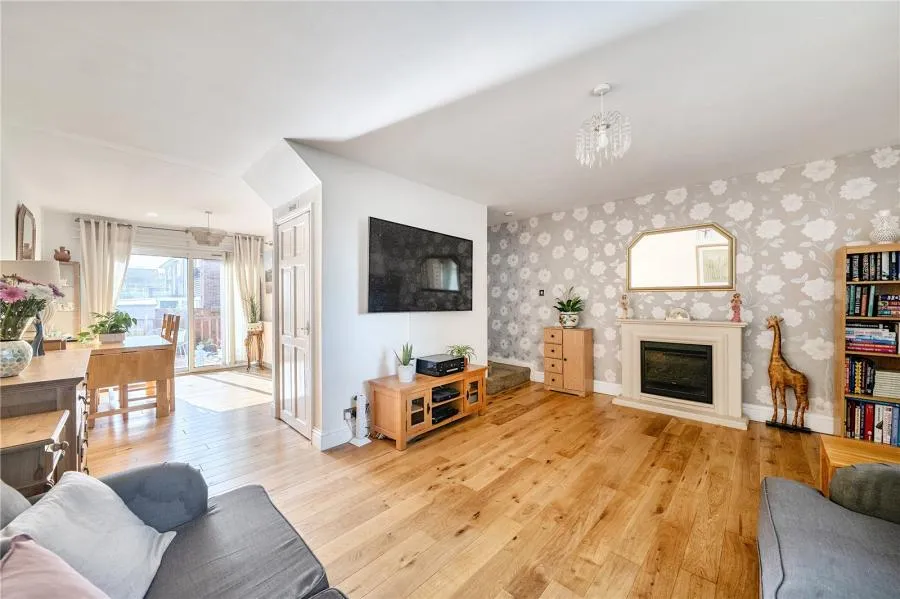 Lansdown Close, Woking, GU21, photo 16