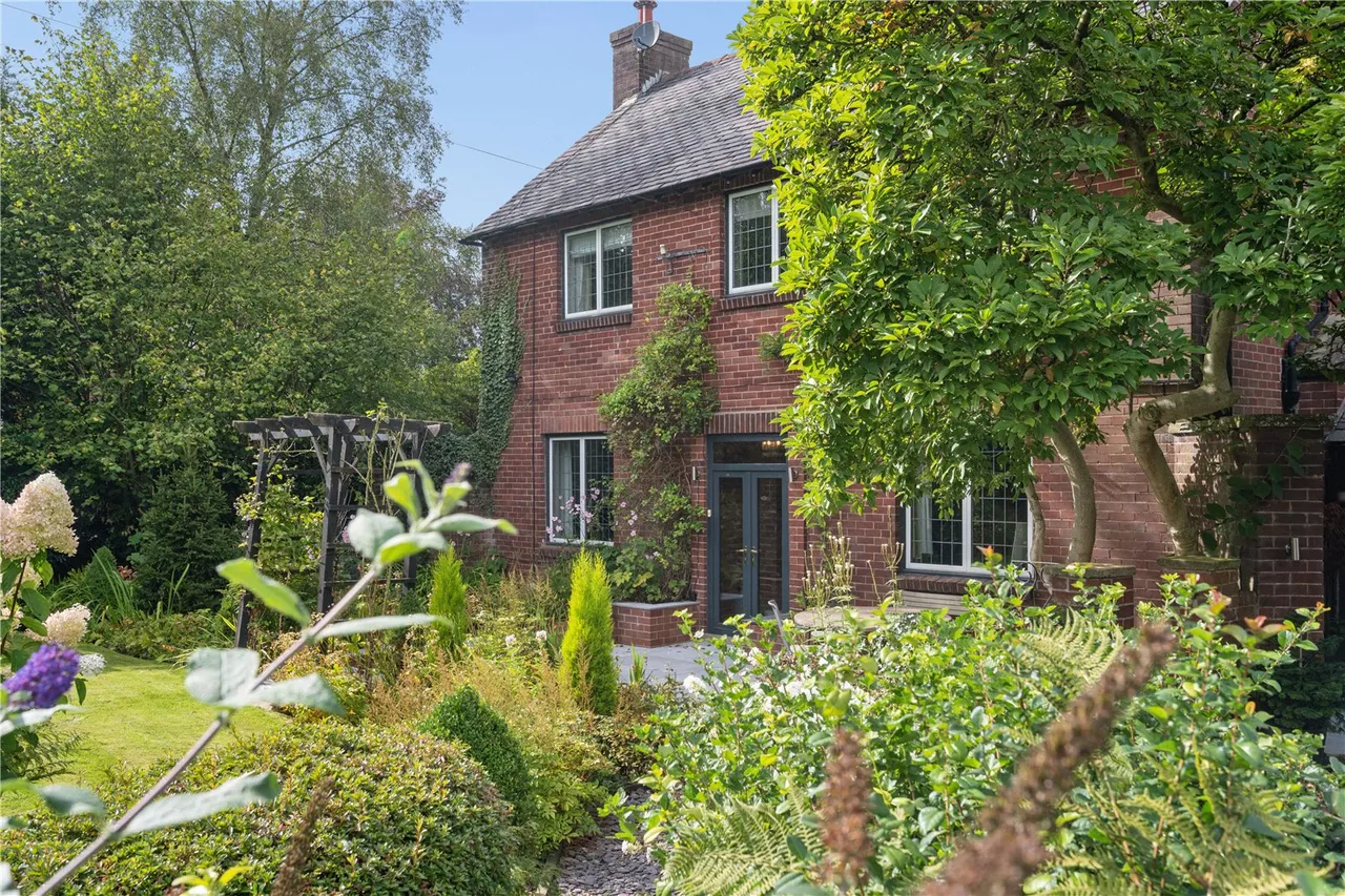 Higham Road, Padiham, photo 39