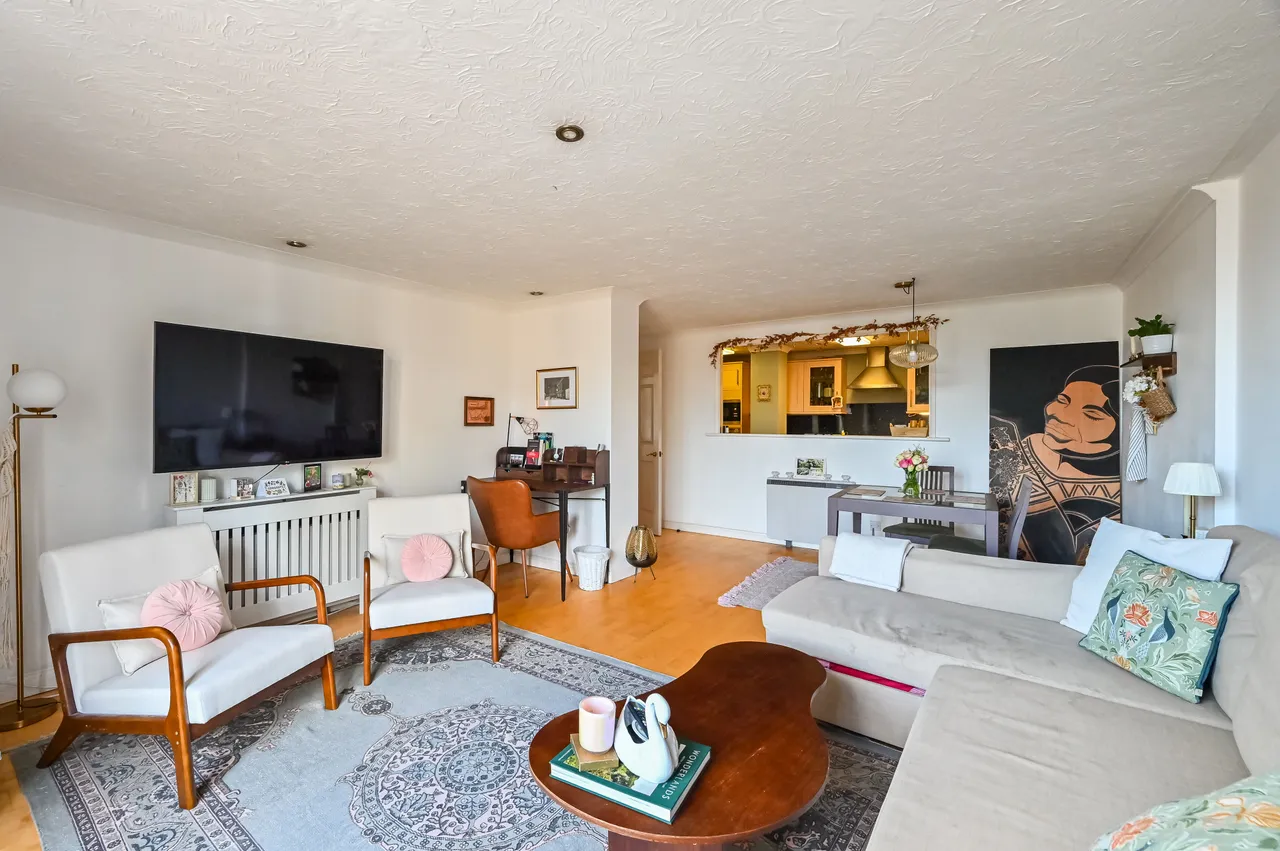 London, E1W, photo 20