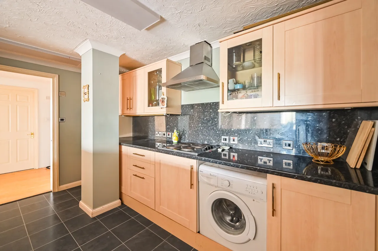 London, E1W, photo 6