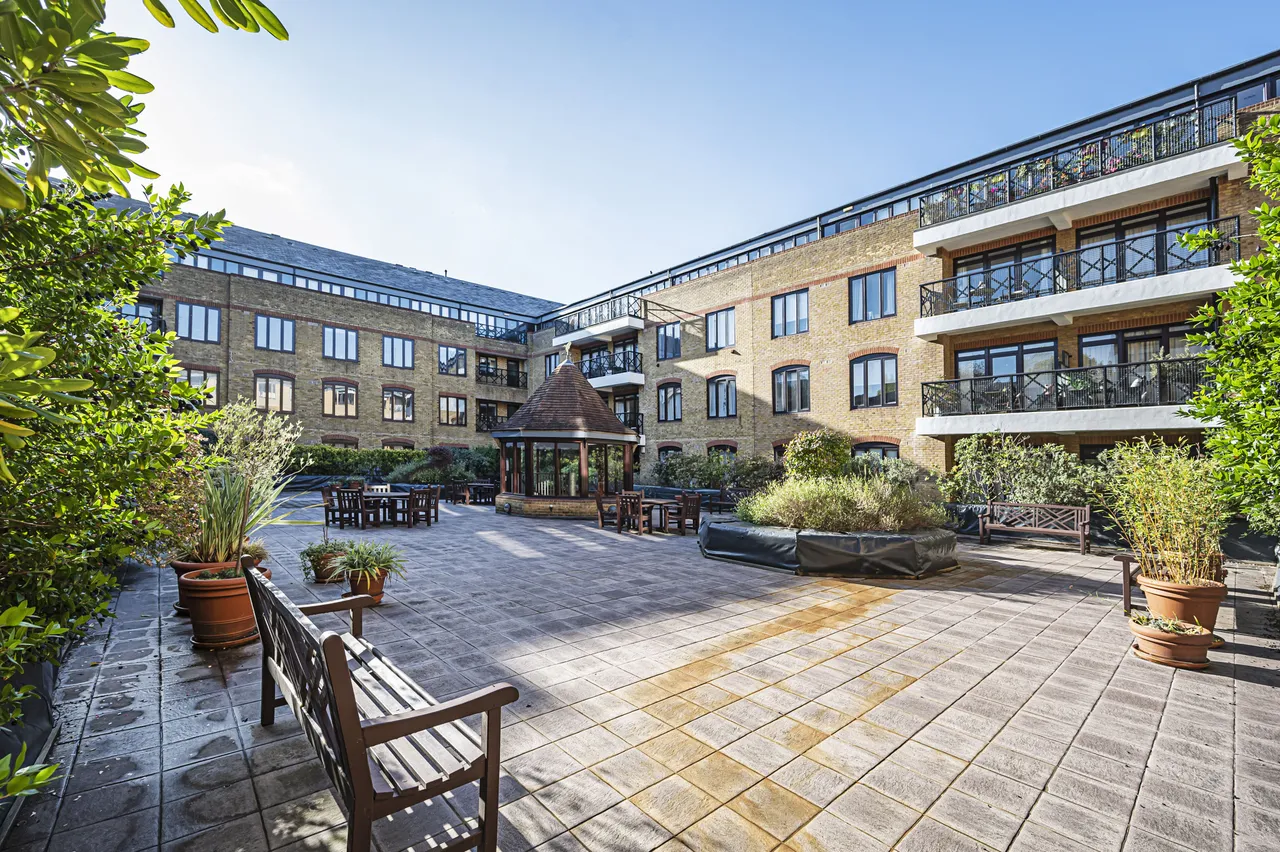 2 bed flat for sale, London, E1W