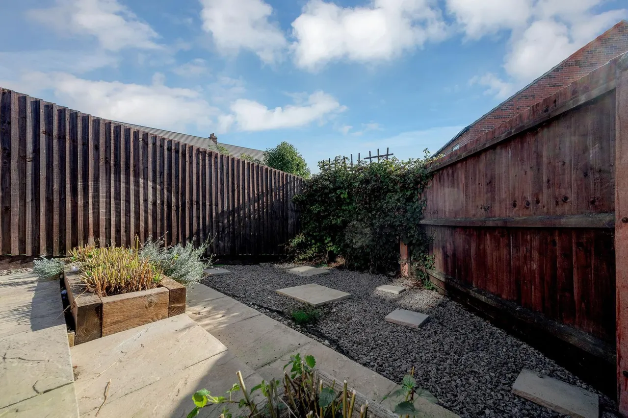 Groves Crescent, Stamford, PE9, photo 13