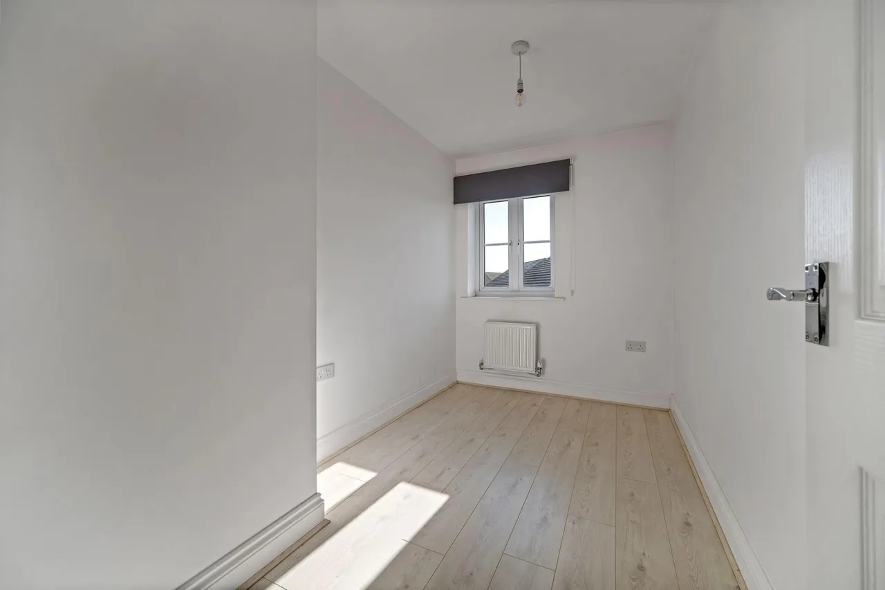 Groves Crescent, Stamford, PE9, photo 11