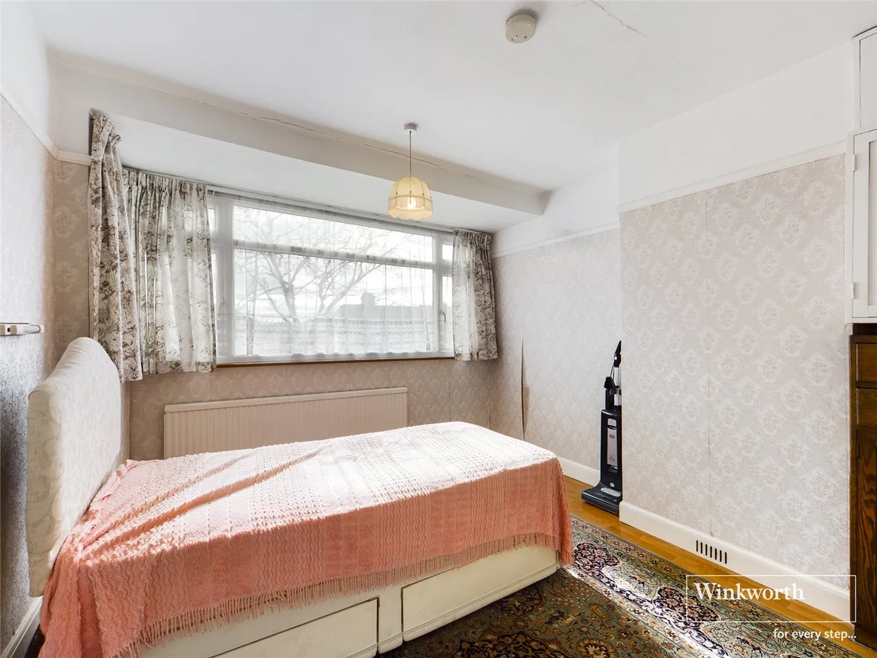 Gainsborough Gardens, Edgware, HA8, photo 5