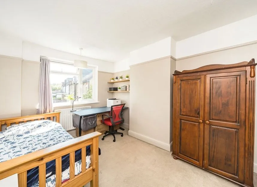 Ditton Hill Road, Surbiton, KT6, photo 7