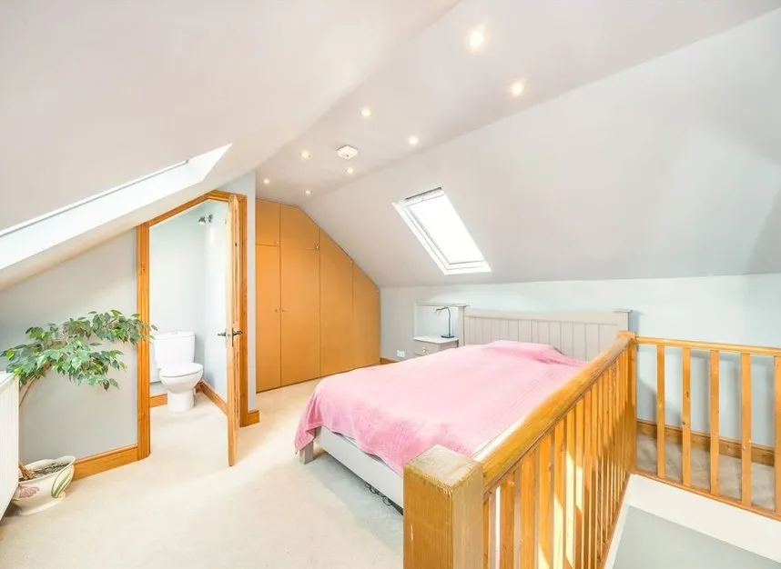 Ditton Hill Road, Surbiton, KT6, photo 6
