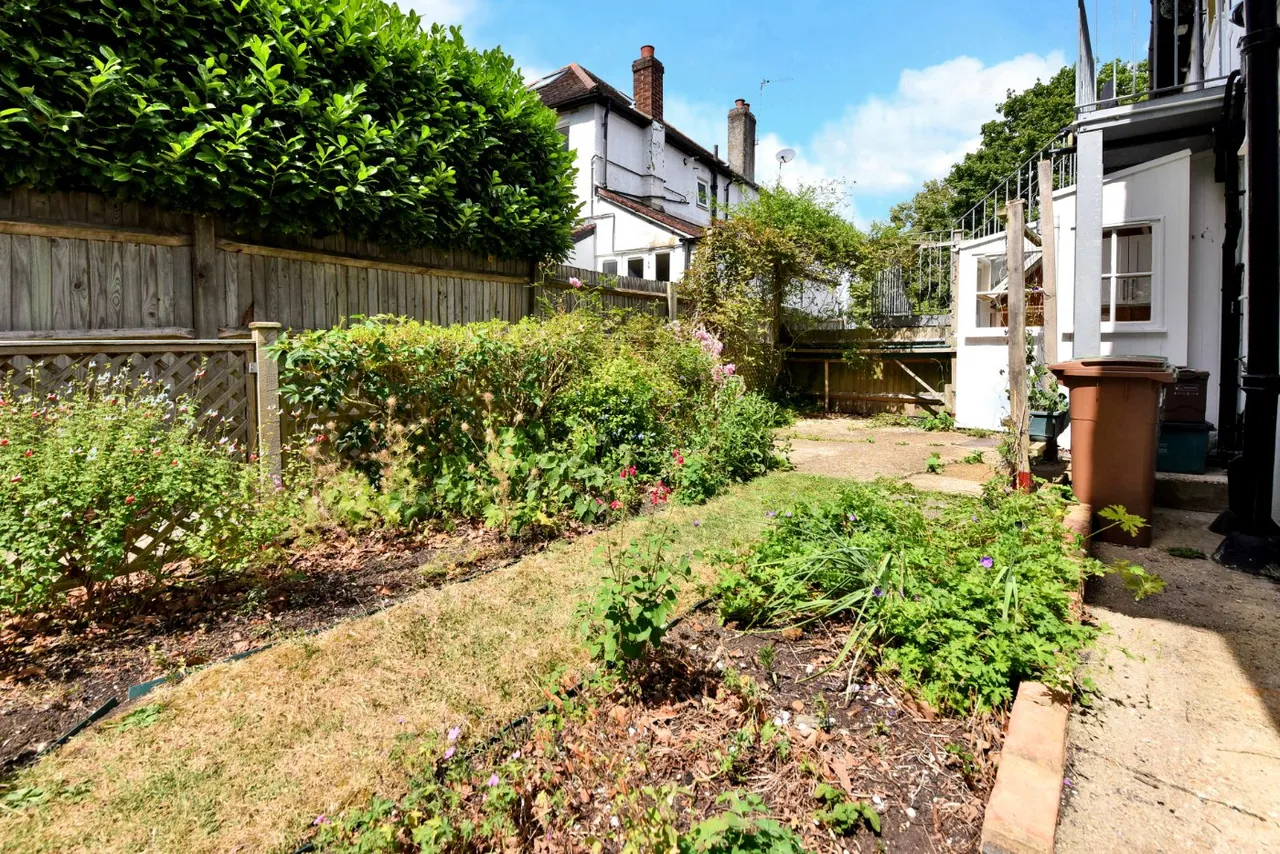 The Maisonettes, Alberta Avenue, Cheam, Sutton, SM1, photo 10