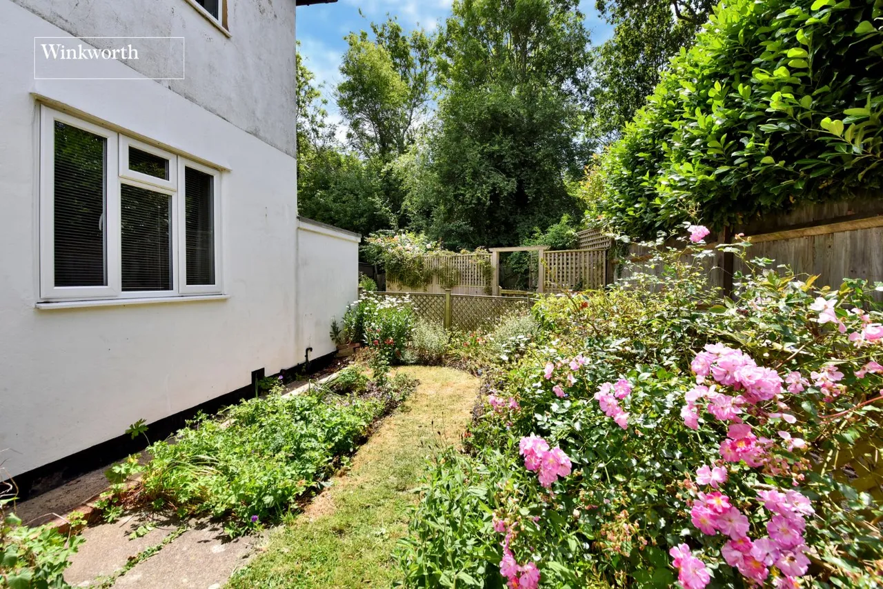 The Maisonettes, Alberta Avenue, Cheam, Sutton, SM1, photo 9